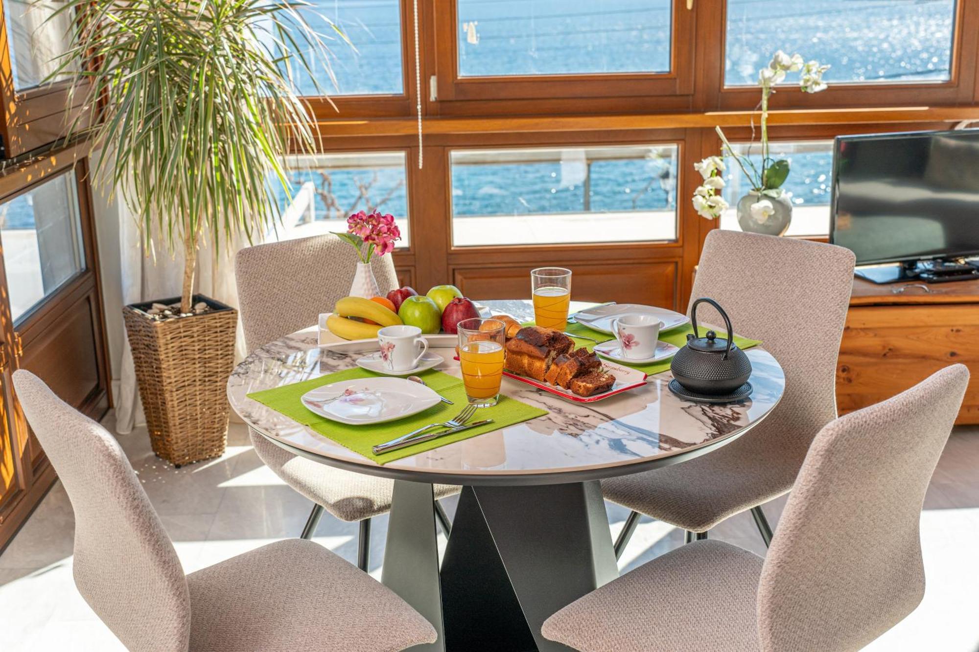Sea Rock Apartment Αγία Ευφημία Εξωτερικό φωτογραφία