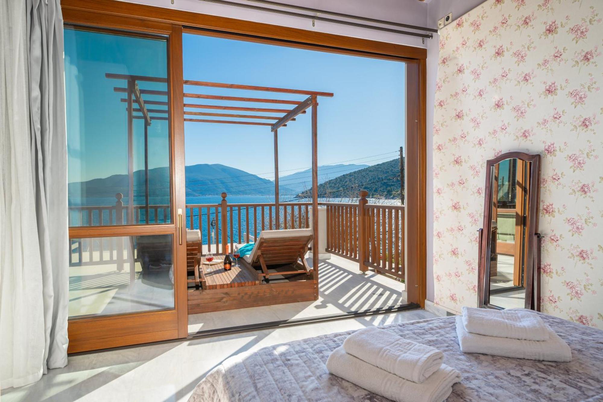 Sea Rock Apartment Αγία Ευφημία Εξωτερικό φωτογραφία