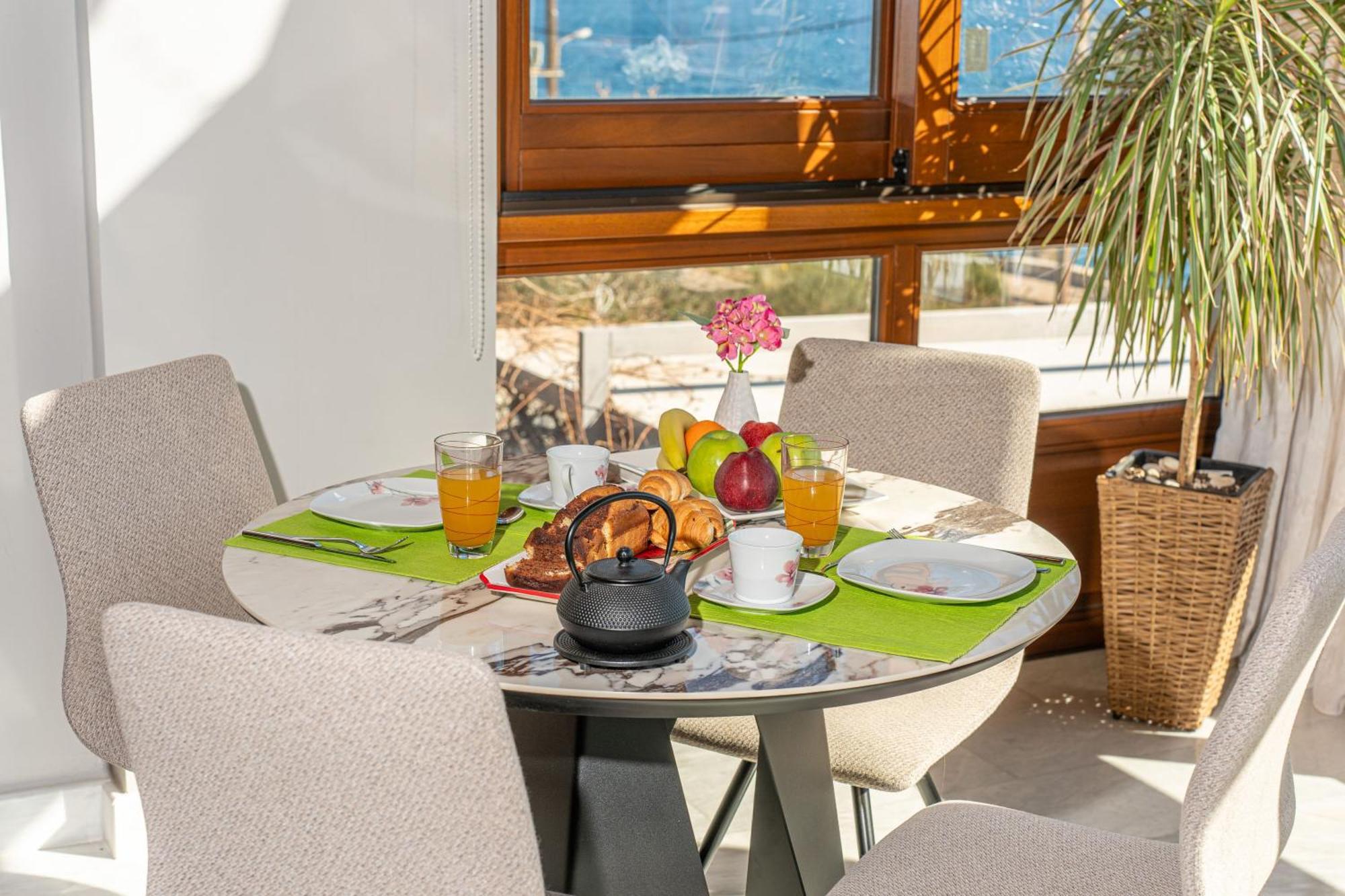 Sea Rock Apartment Αγία Ευφημία Εξωτερικό φωτογραφία