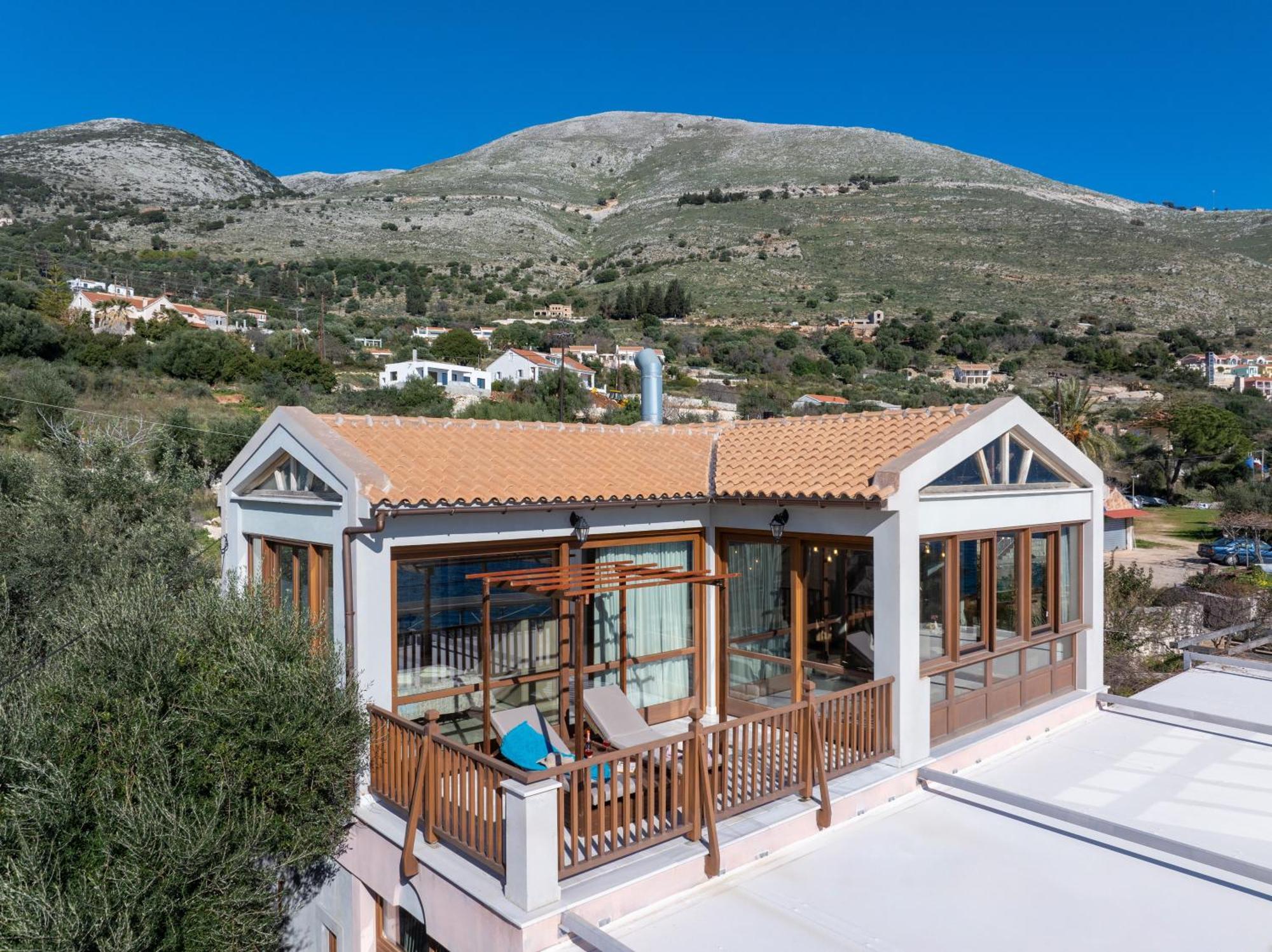 Sea Rock Apartment Αγία Ευφημία Εξωτερικό φωτογραφία