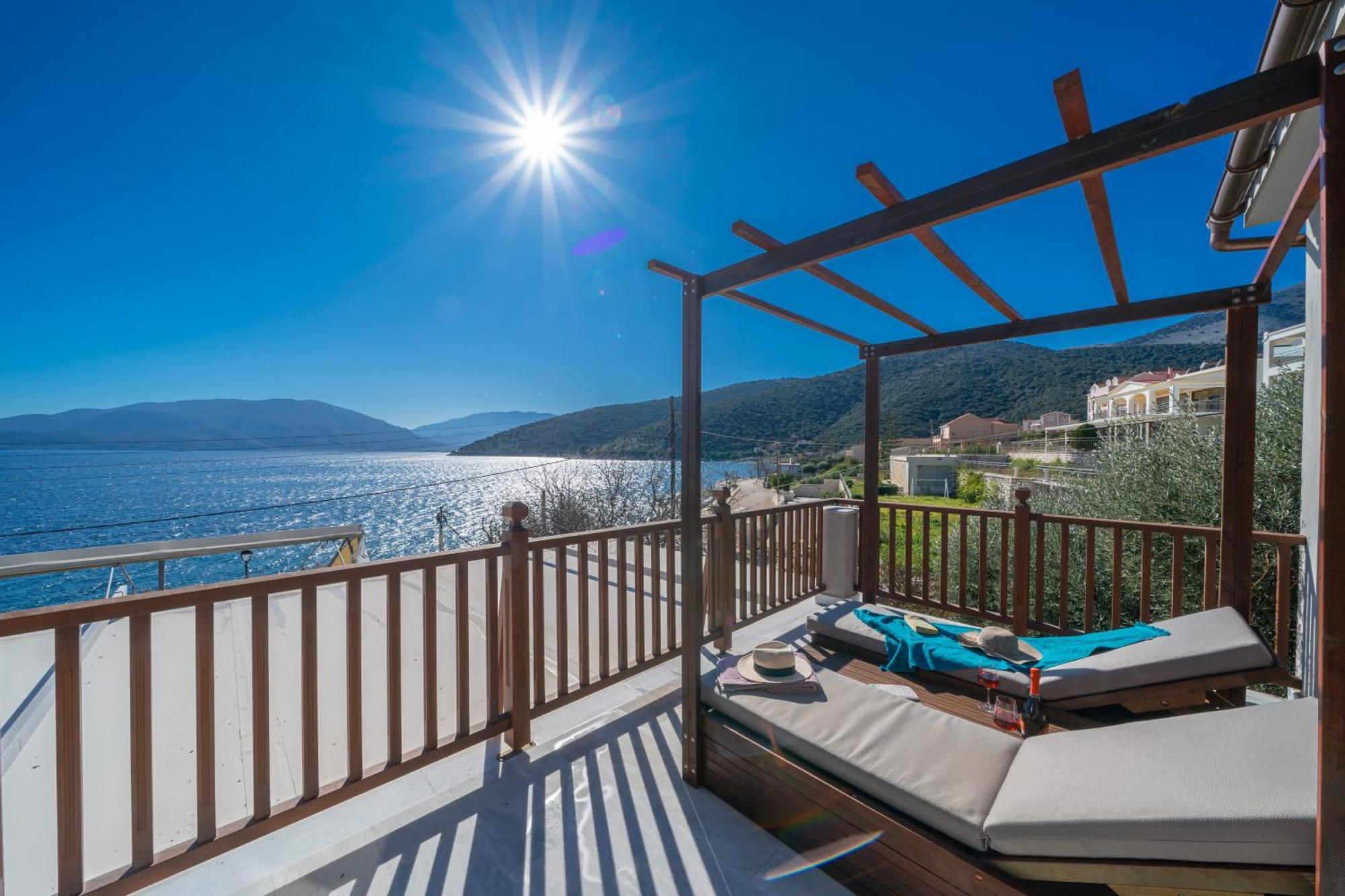 Sea Rock Apartment Αγία Ευφημία Εξωτερικό φωτογραφία