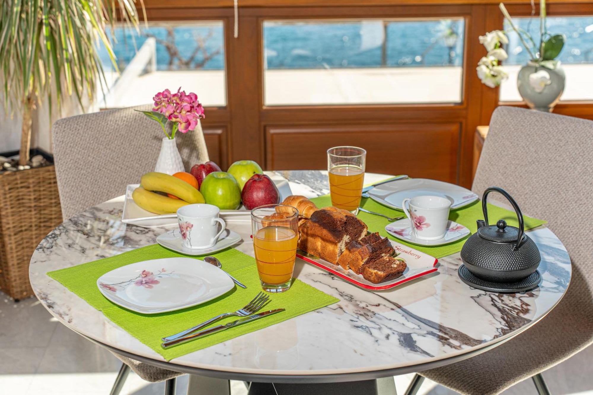 Sea Rock Apartment Αγία Ευφημία Εξωτερικό φωτογραφία
